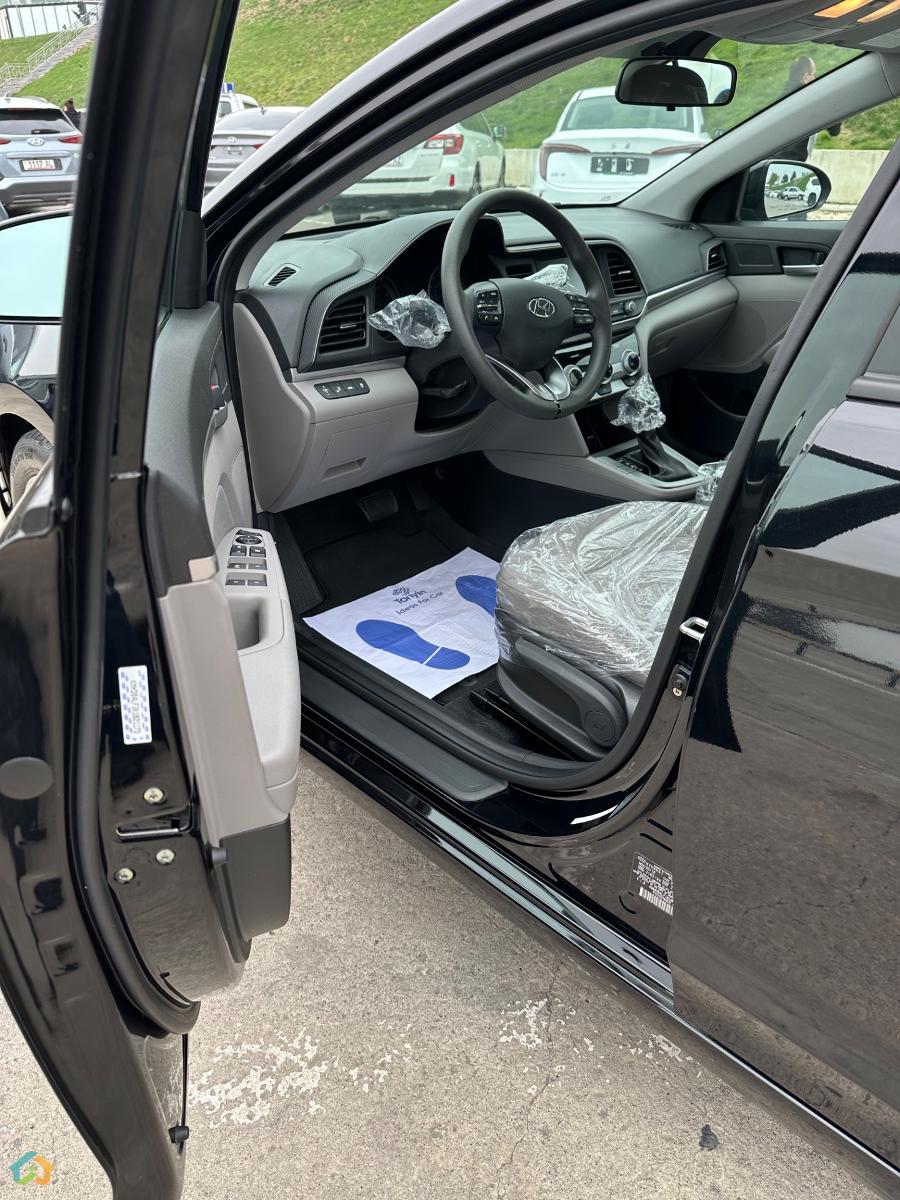 Hyundai Elantra - image 7