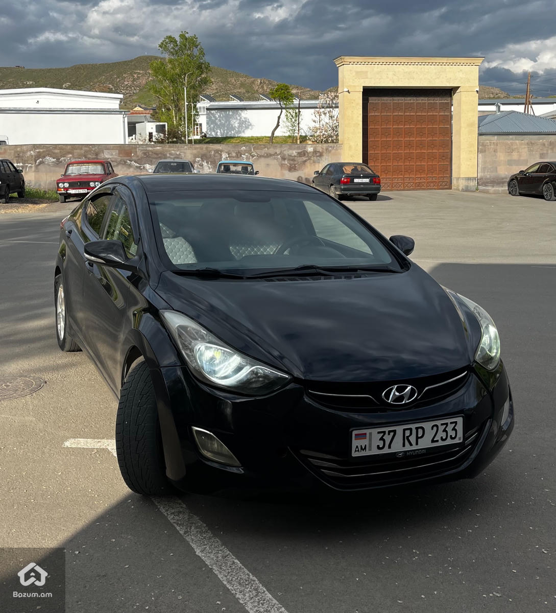 Hyundai Elantra - image 5