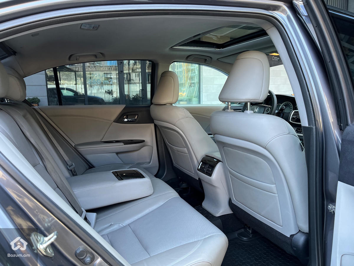 Honda Accord  - image 7