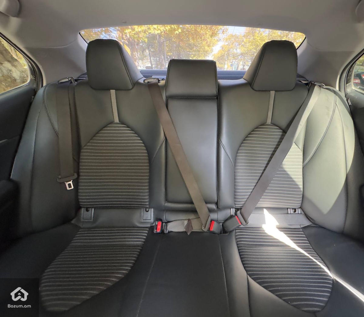 Toyota Camry 2.5 SE - image 7