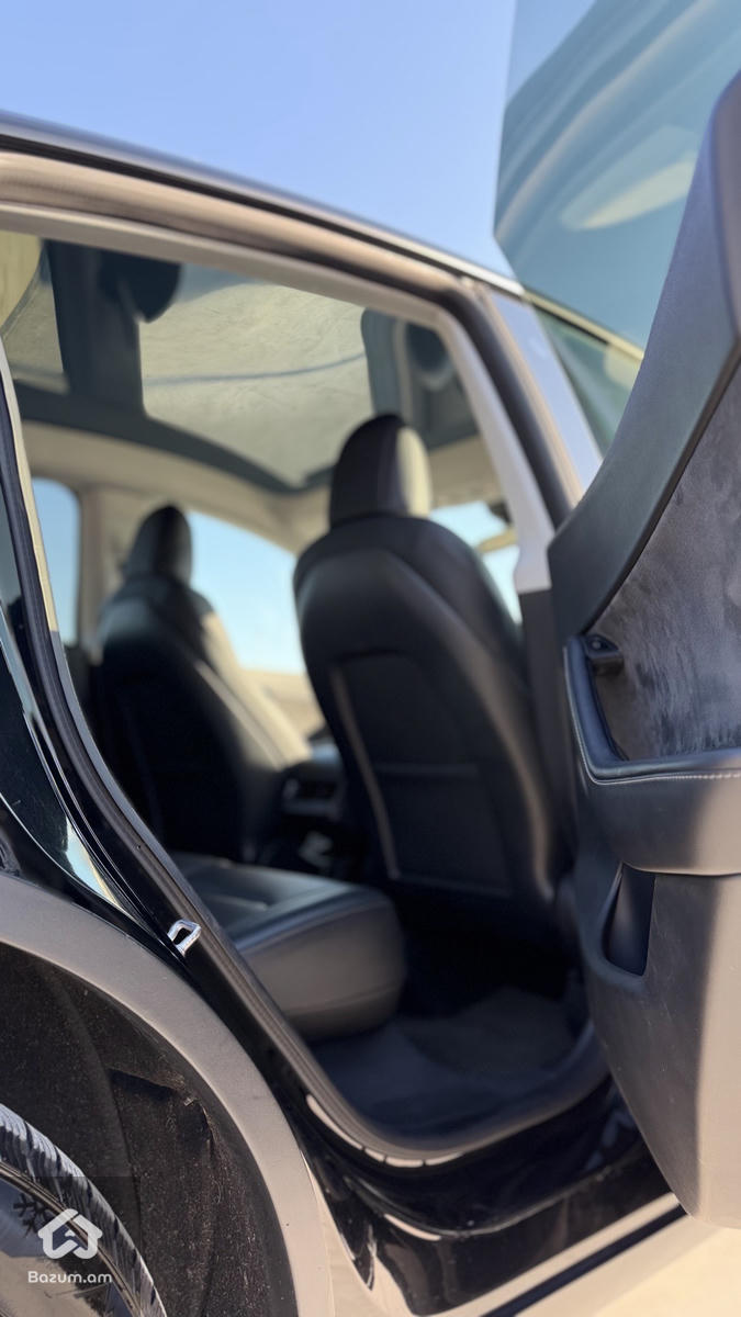 Tesla Model Y Dual Motor Long Range - image 7
