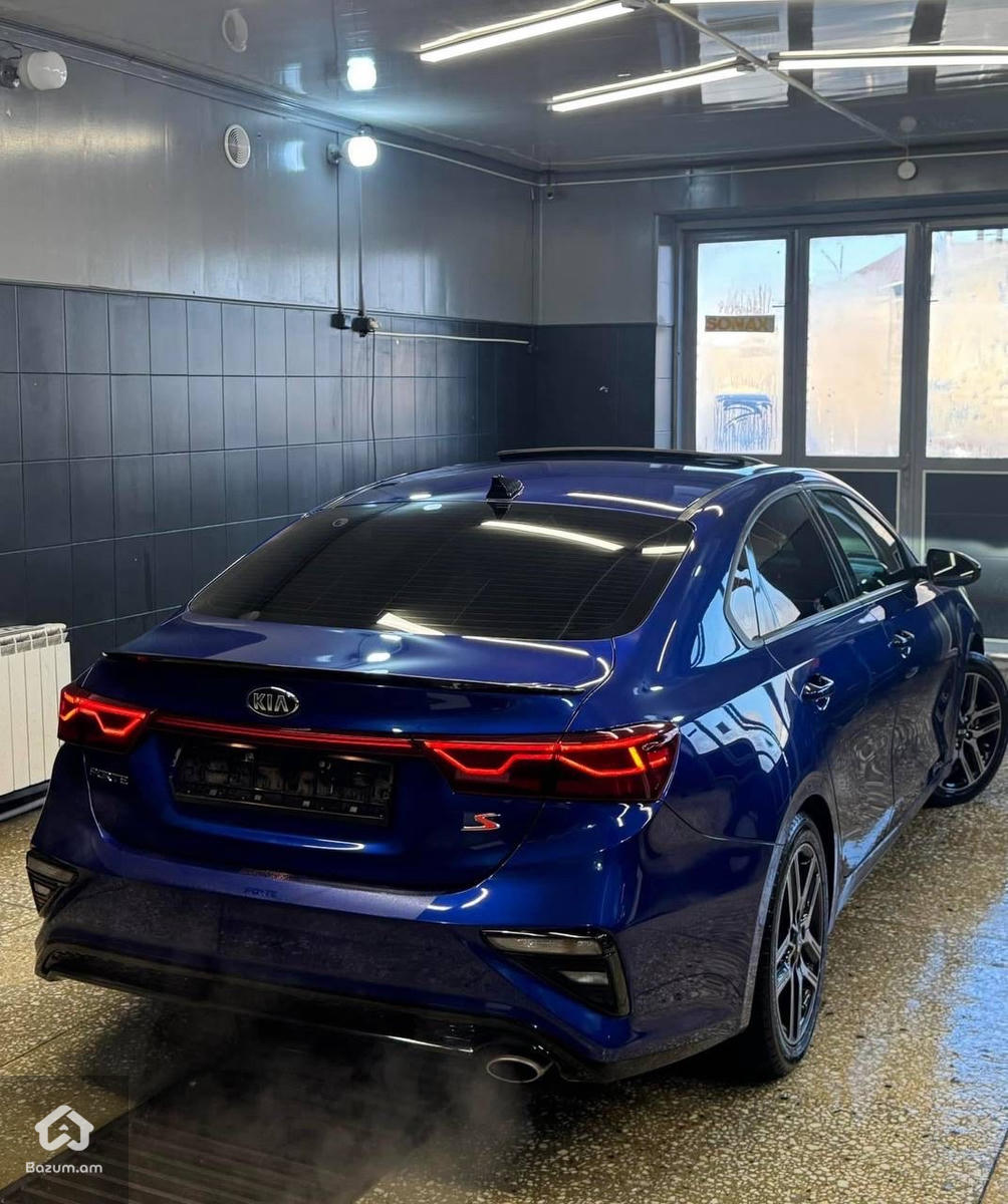 Kia Forte Gt line S - image 4