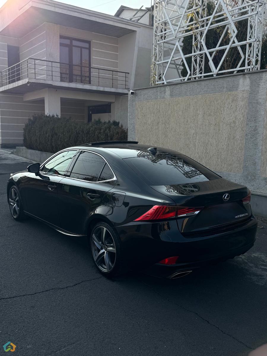 Lexus is 300 3.5 AWD - image 7