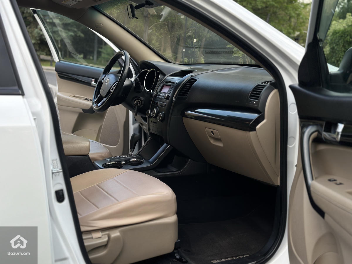kia Sorento - image 10