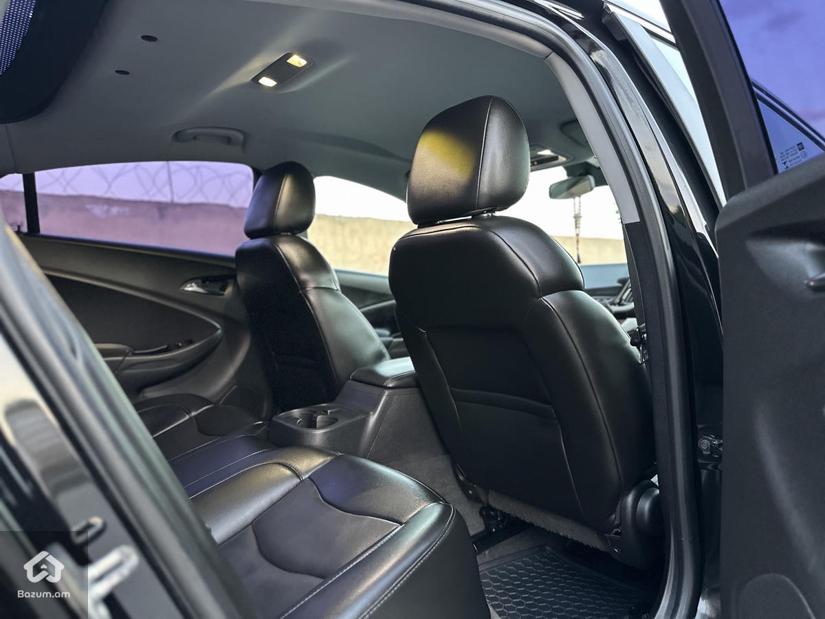 CHEVROLET VOLT 2 - image 13