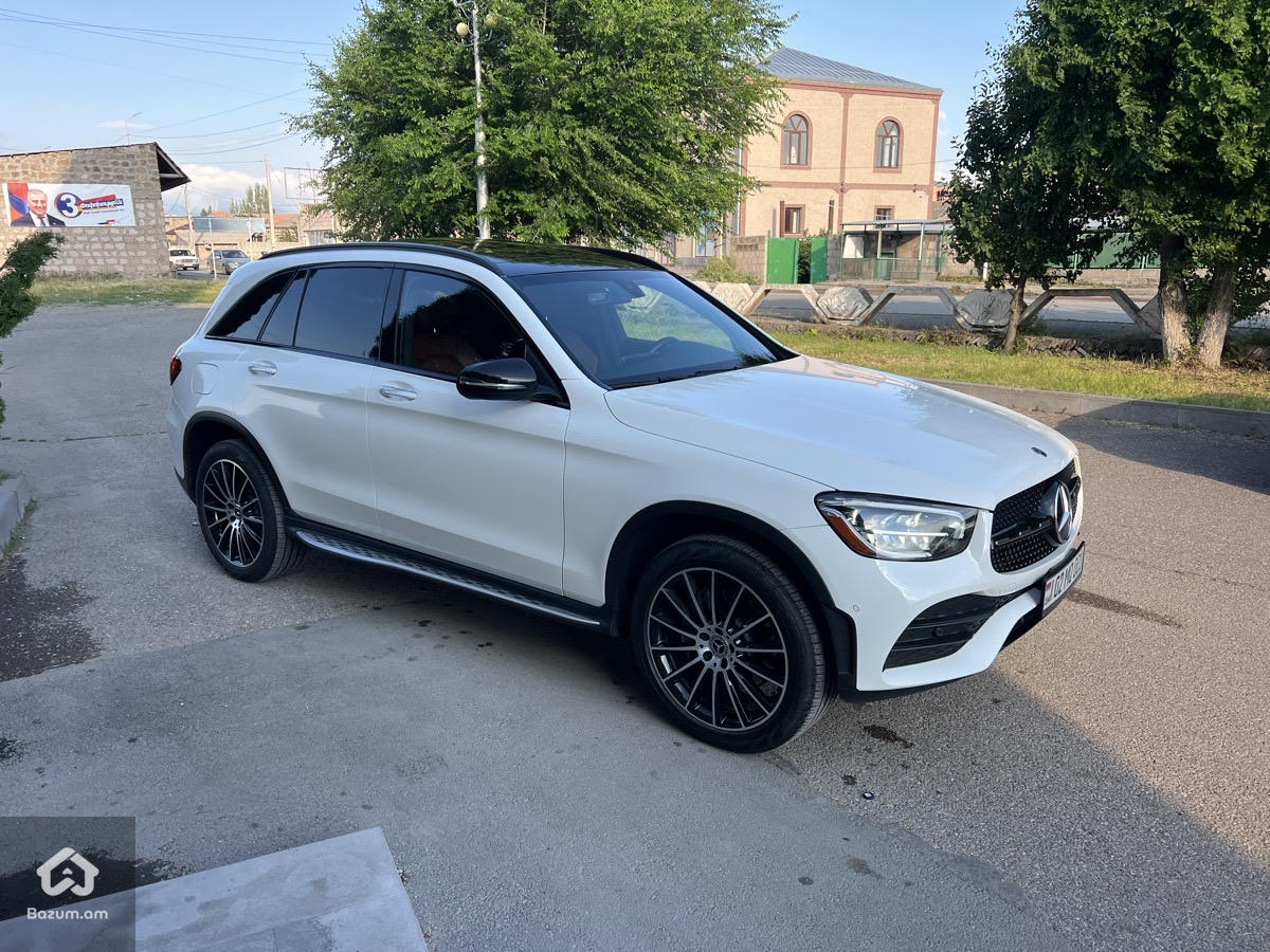 Mercedes GLC 300 - image 12
