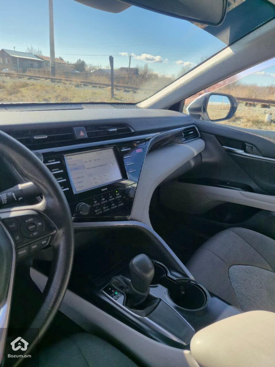 Toyota Camry 2020 - image 9