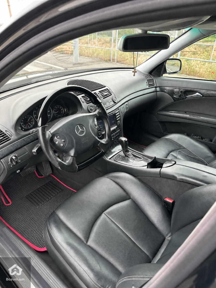 Mercedes - image 8