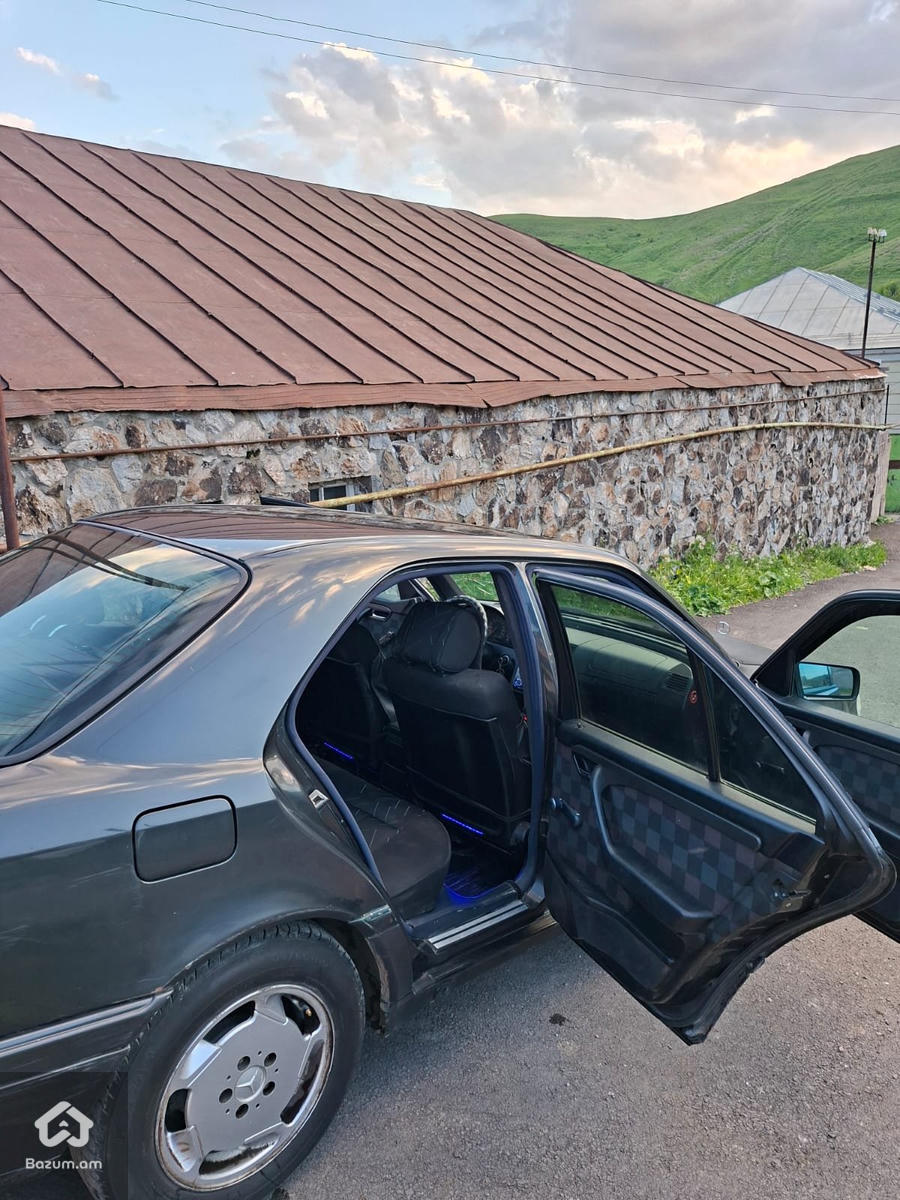 mersedes benz c180  - image 6