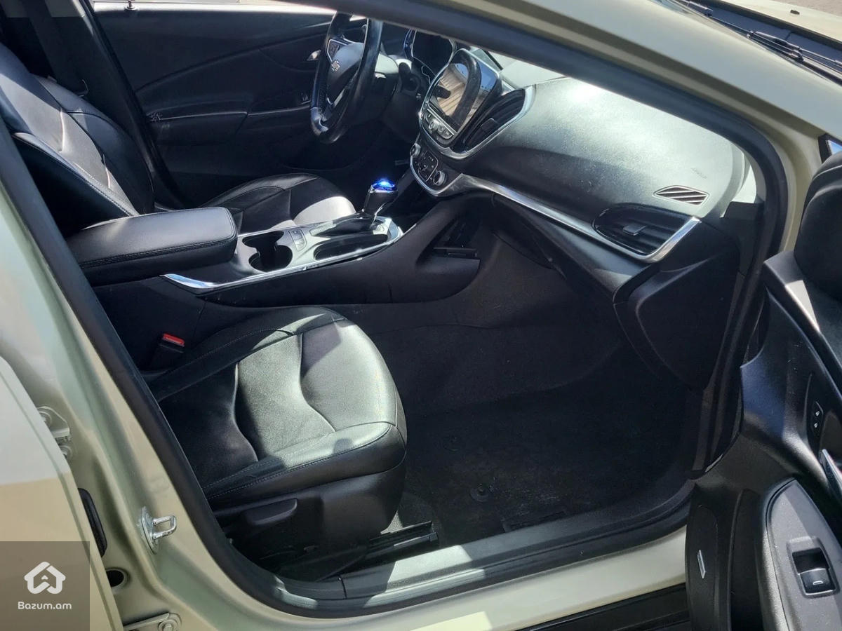 Chevrolet Volt 2 - image 12