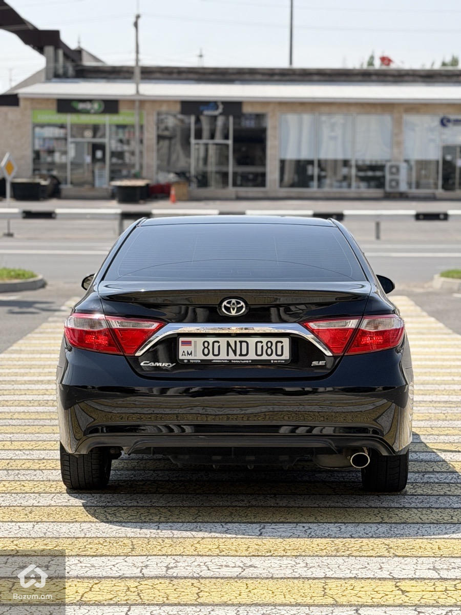 Toyota Camry - image 3