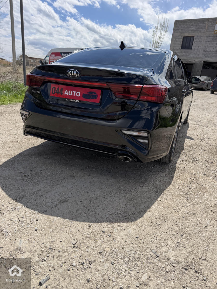 Kia Forte  - image 2