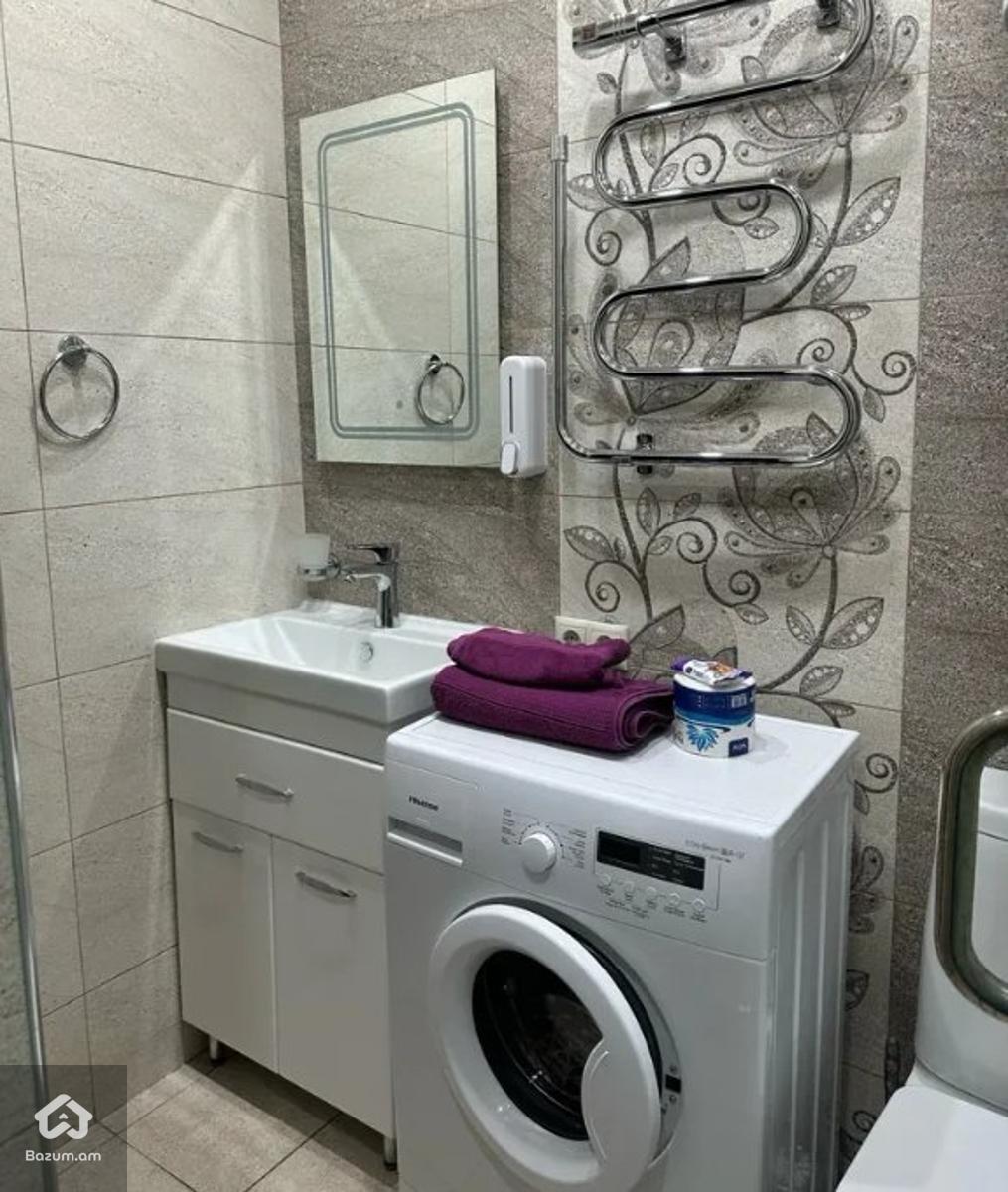 2 սենյականոց բնակարան շենքում կենտրոնում - image 2