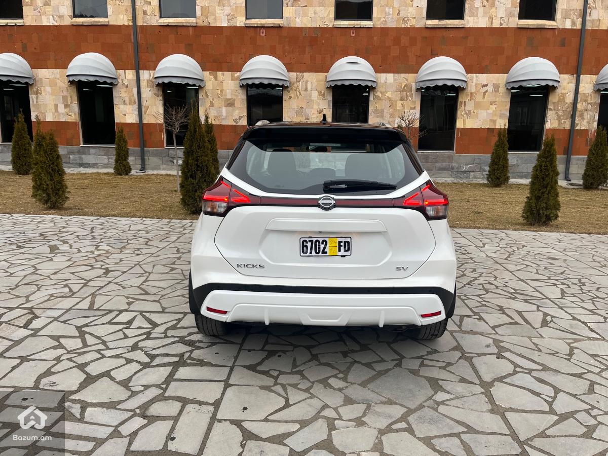 Nissan Kicks SV - image 6