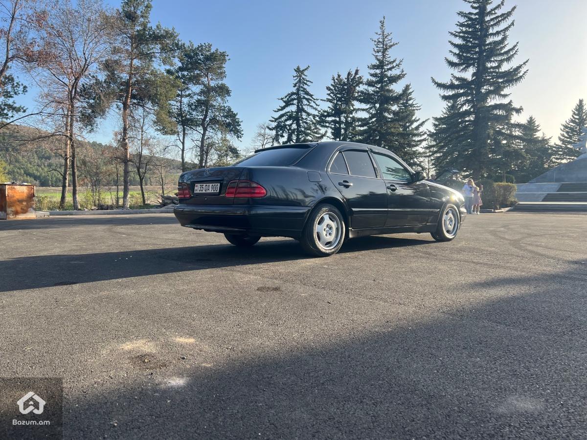 Mercedes e 200 kompressor - image 4