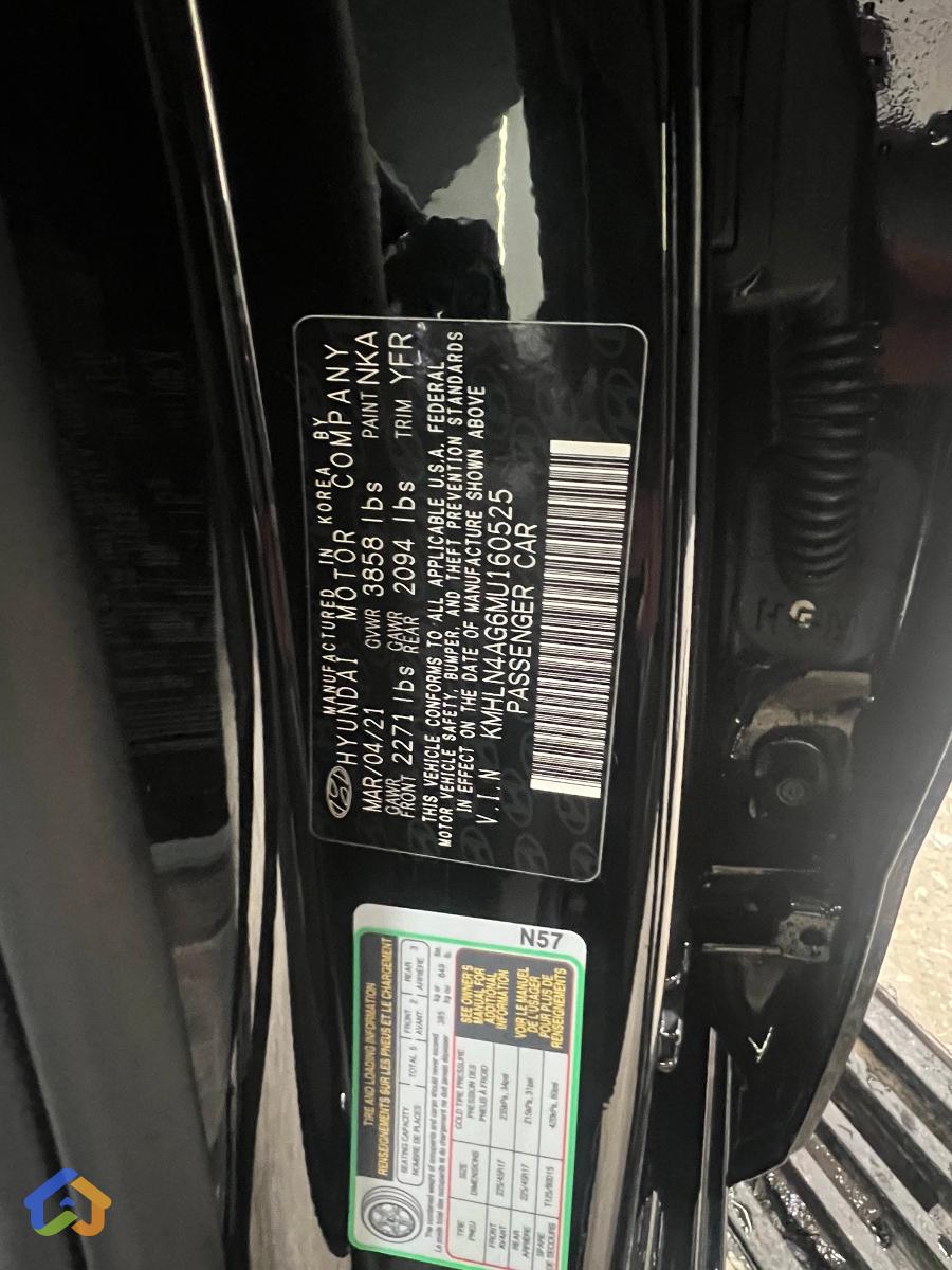 Hyundai Elantra Sel Plus - image 12