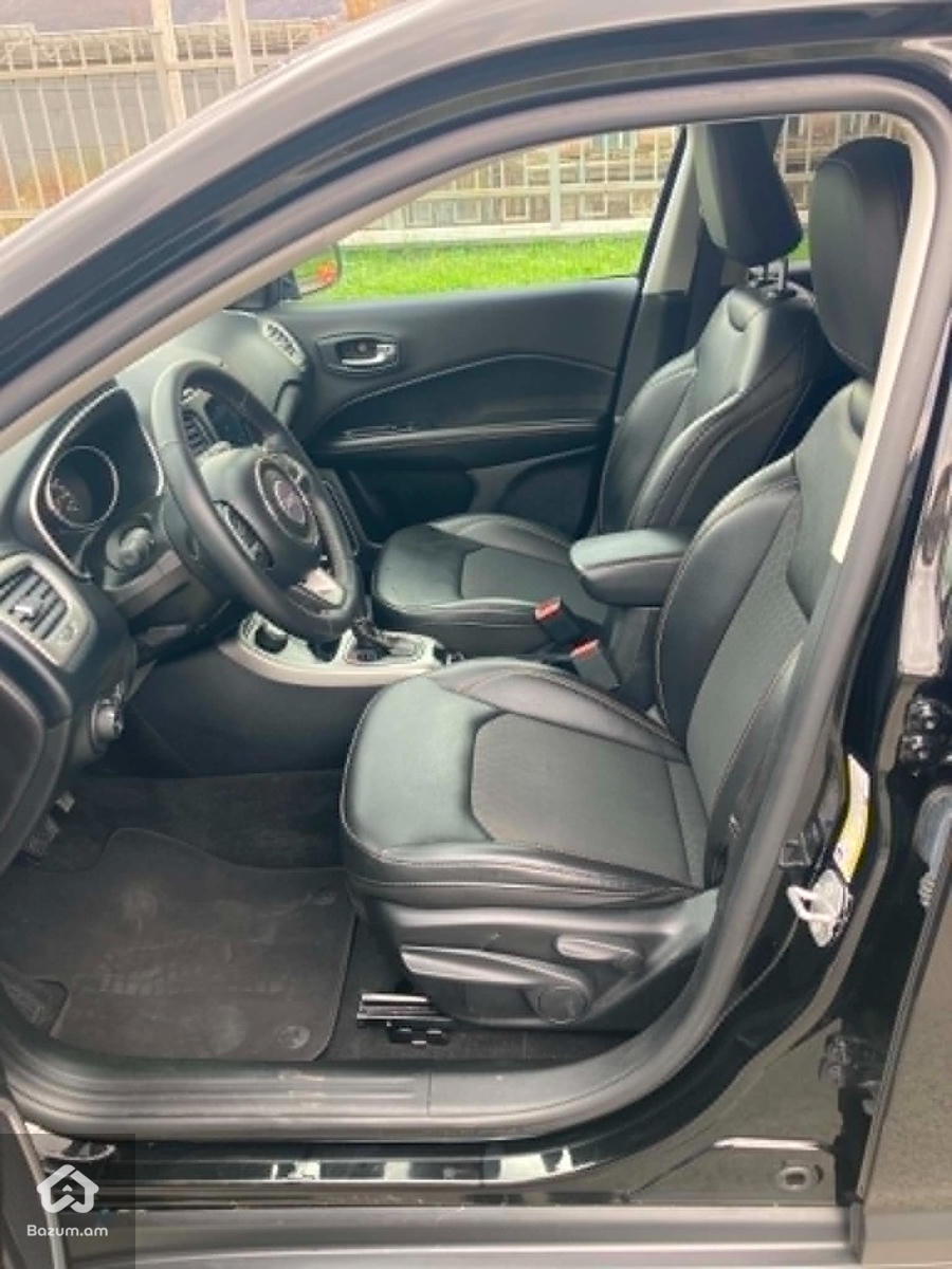 2019 Jeep Compass, Latitude 4X4 - image 13