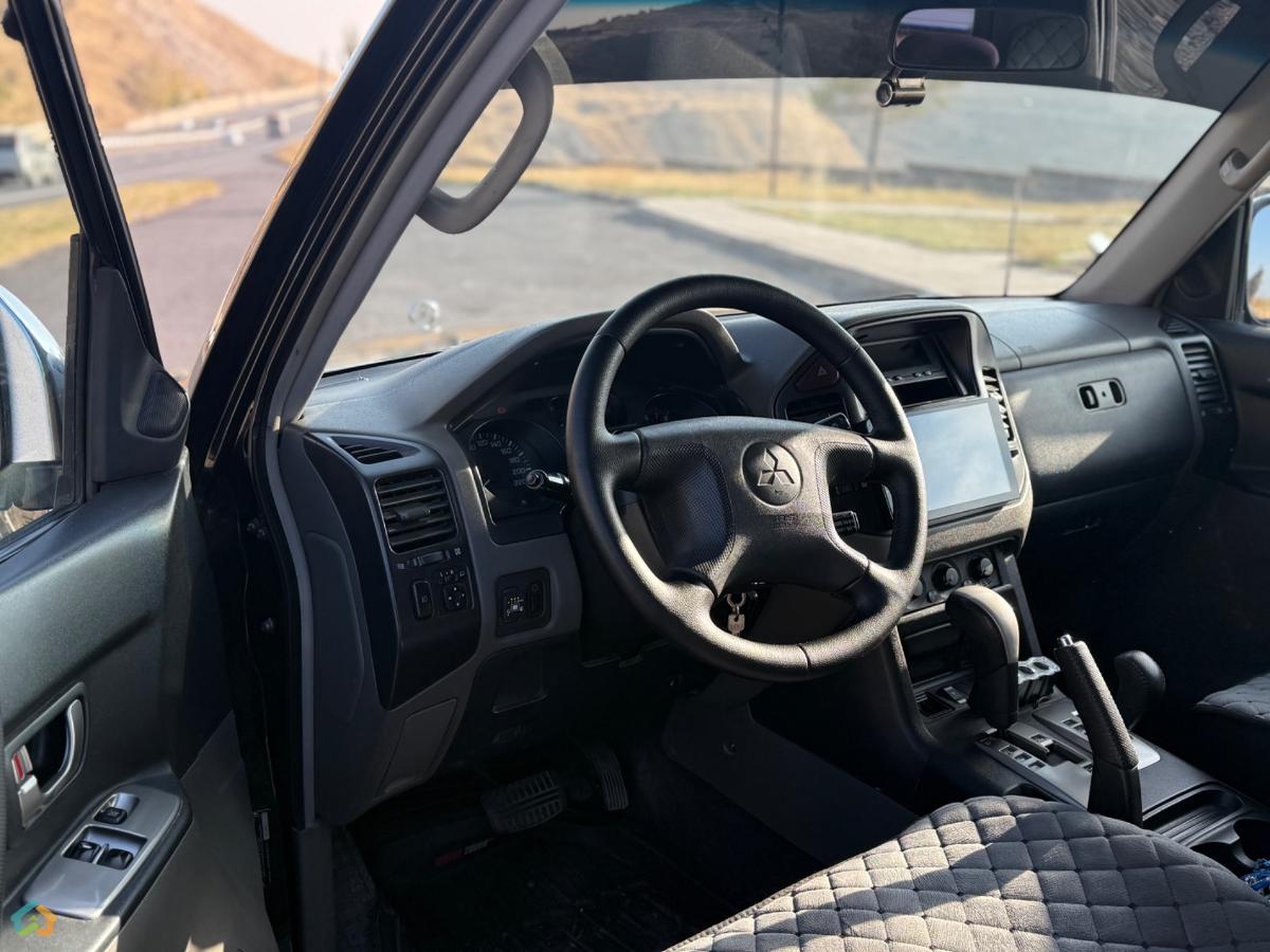 MITSUBISHI PAJERO KUPE - image 8