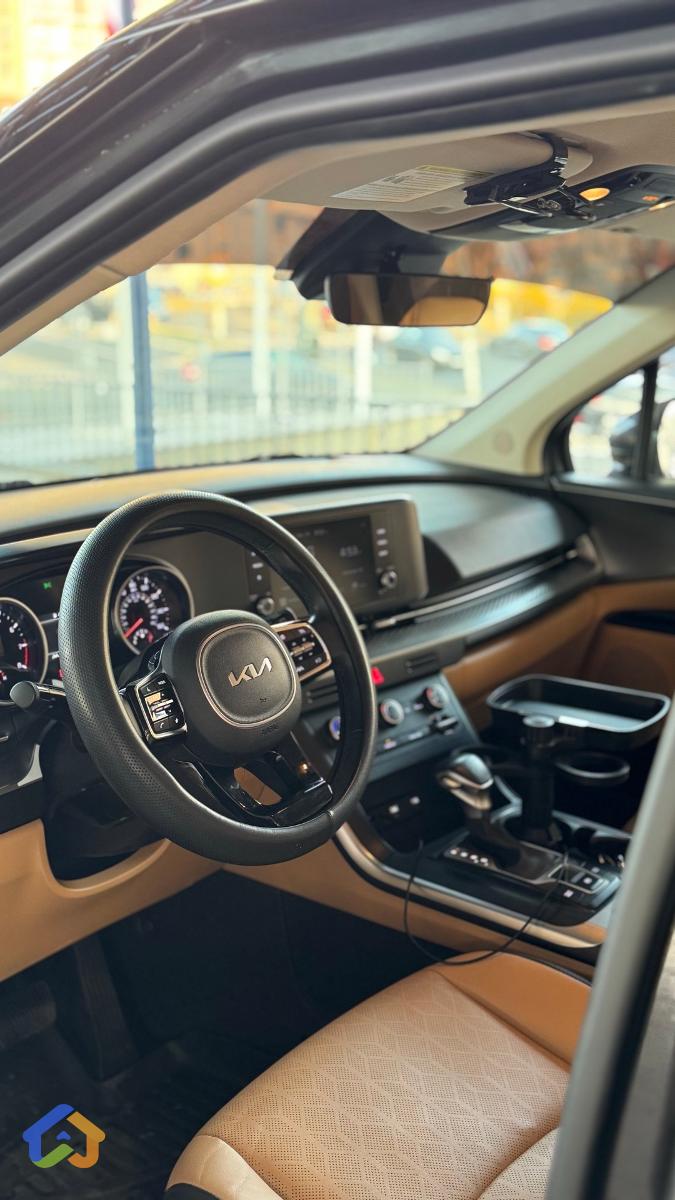 KIA CARNIVAL EX - image 10