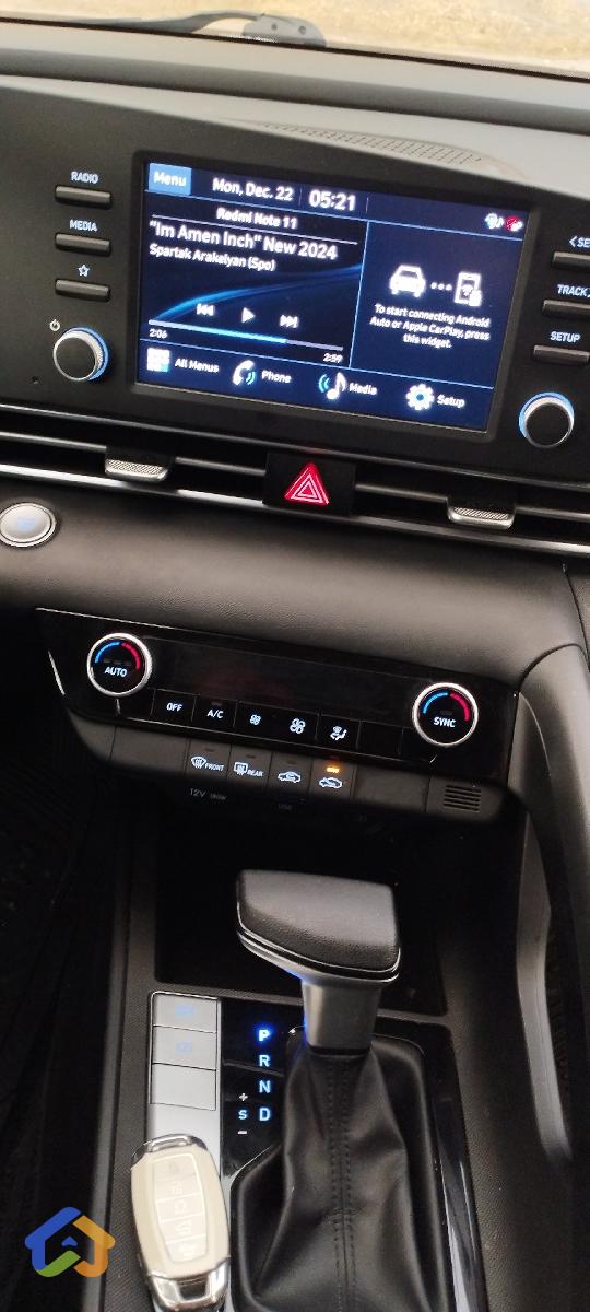 Hyundai elantra  - image 13