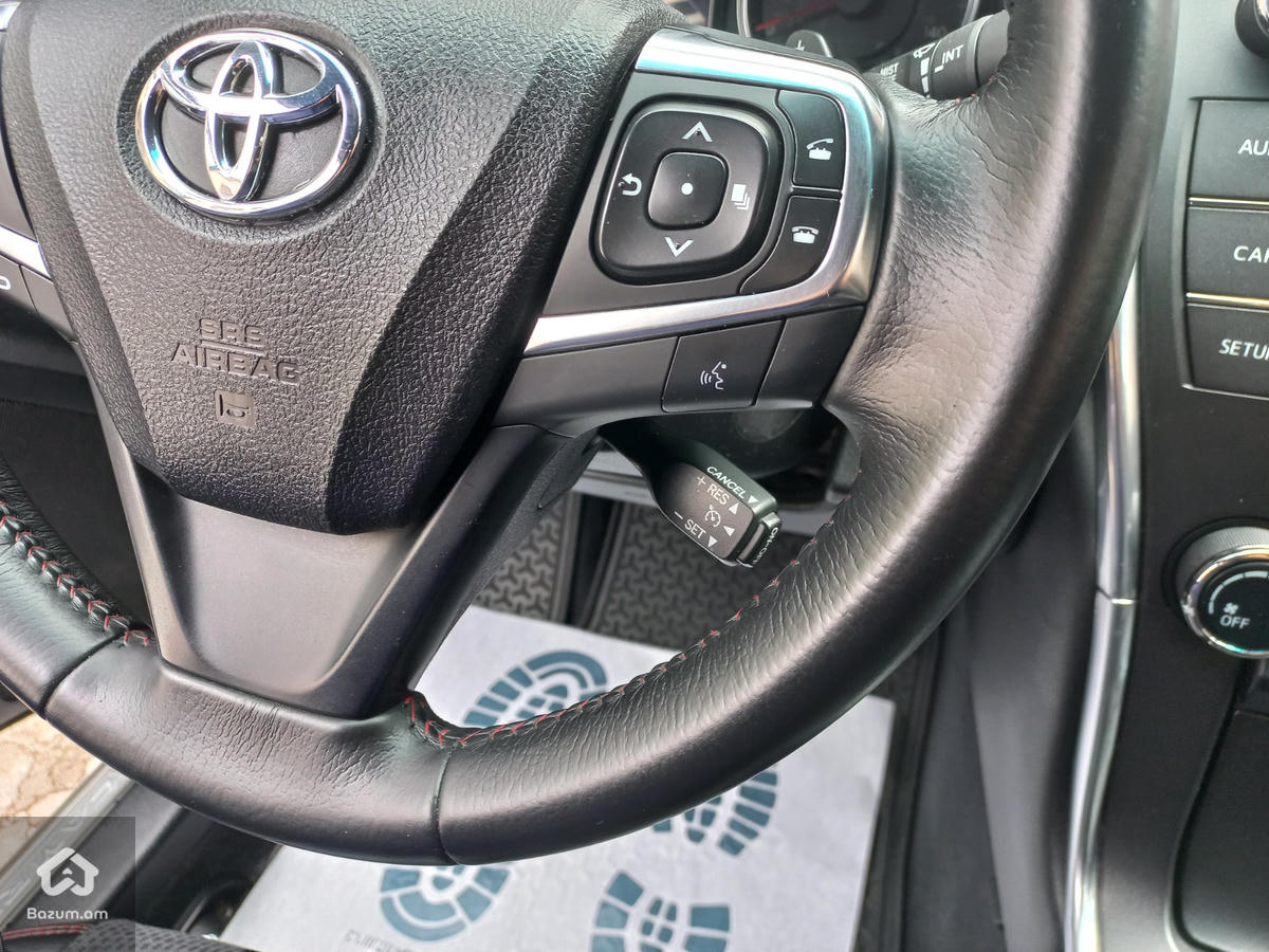 Toyota Camry - image 16