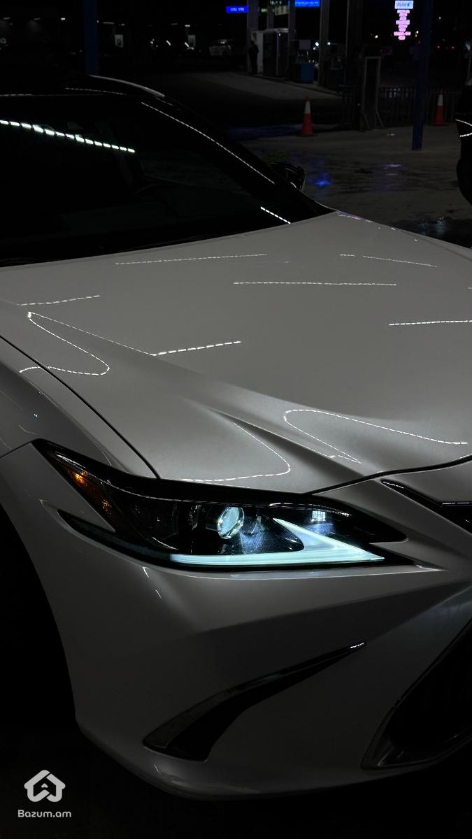 LEXUS ES350 - image 8