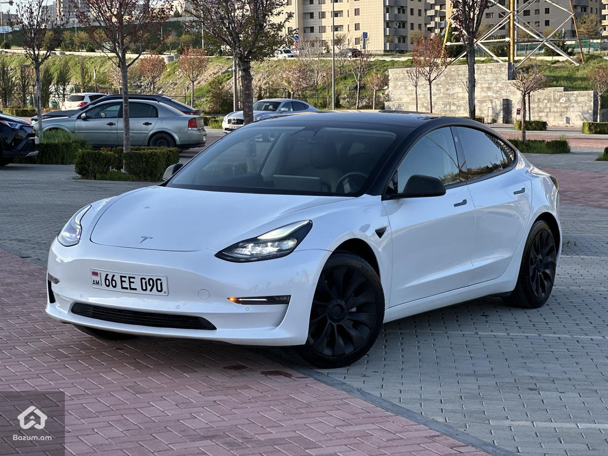 Tesla model 3 - image 7