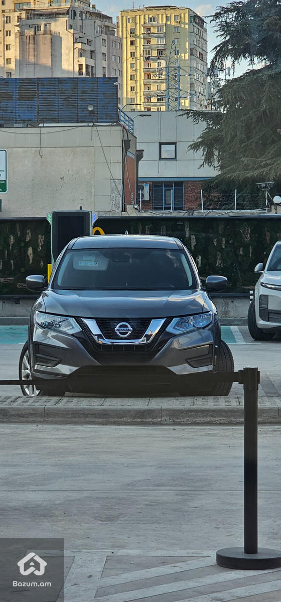 Nissan Rogue - image 3
