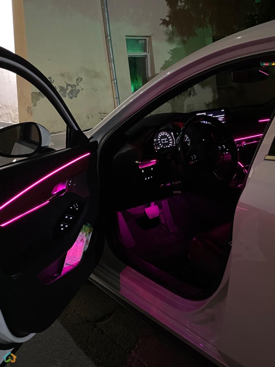 Mazda 3 Axela Premium - image 6