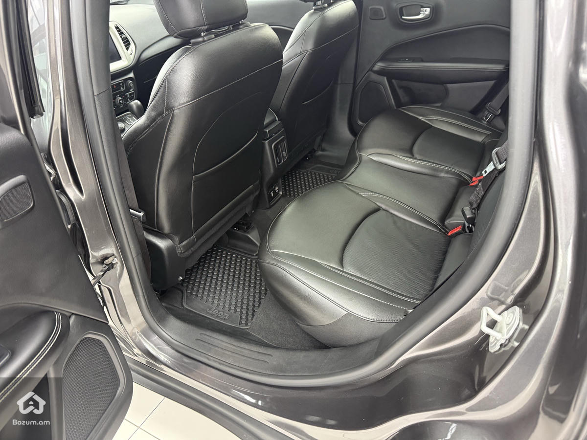 Jeep Compass 80 TH Anniversary 4x4 - image 18