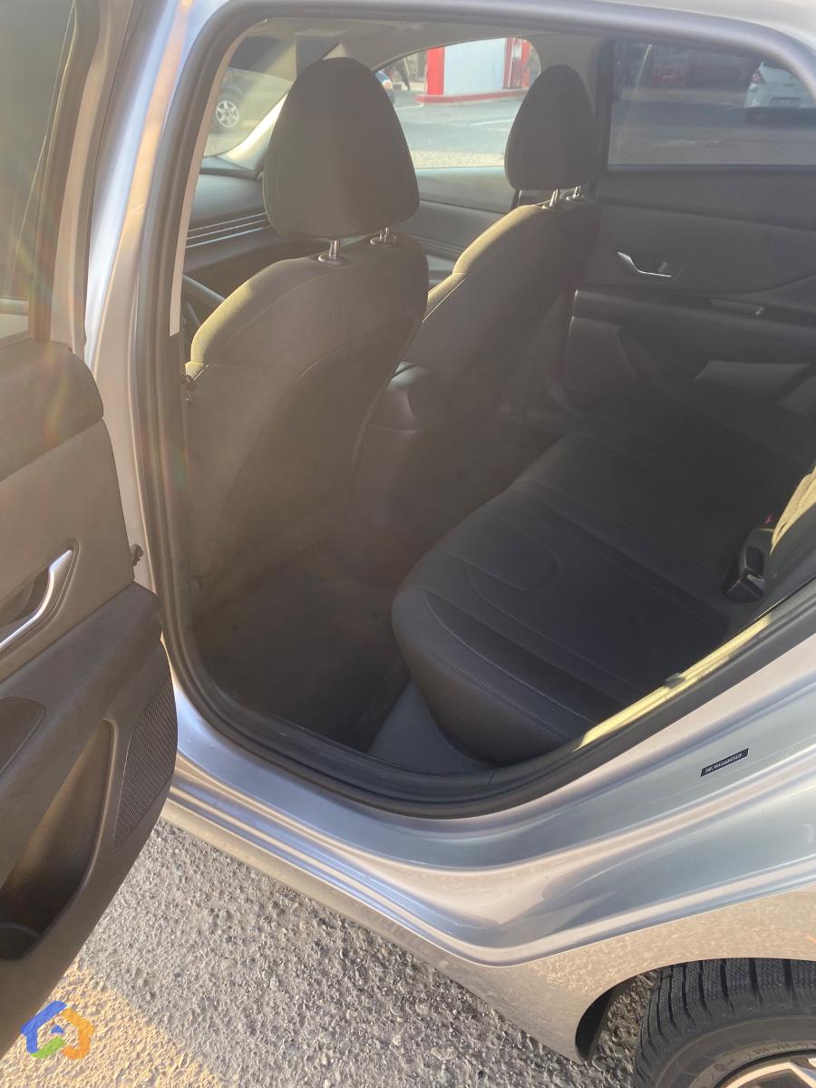 Hyundai Elantra Sel+ - image 7