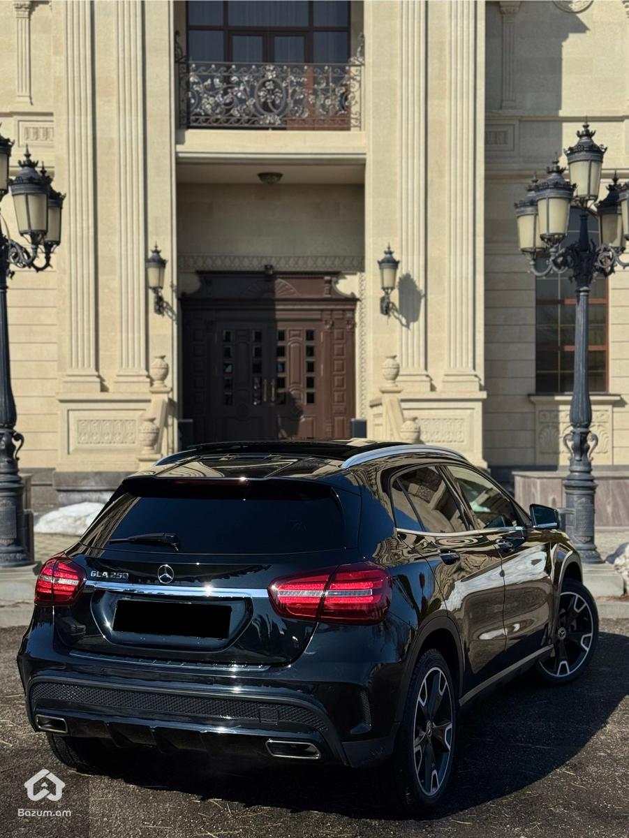 mercedes-benz gla250 AMG Line - image 6