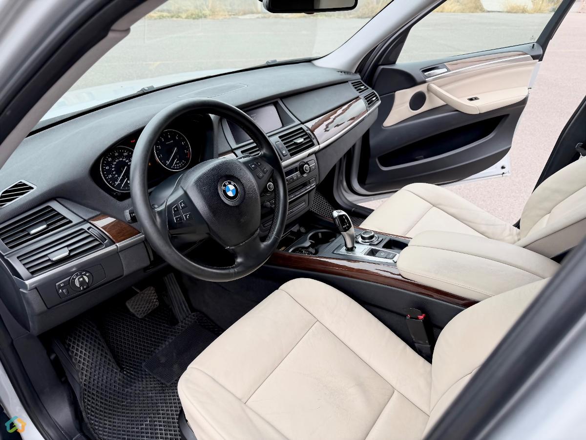 BMW X5 - image 7