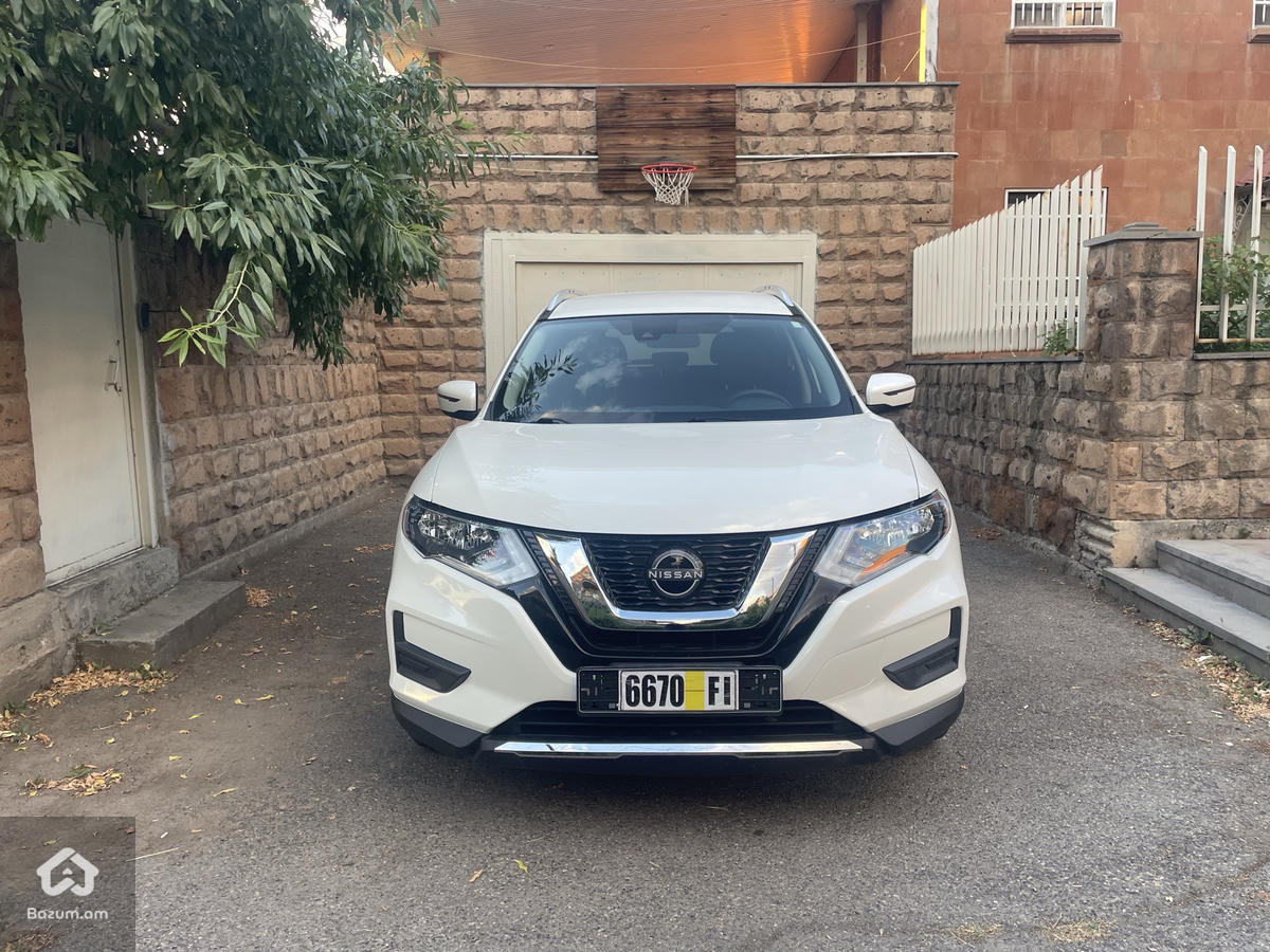 NISSAN ROGUE SV - image 2