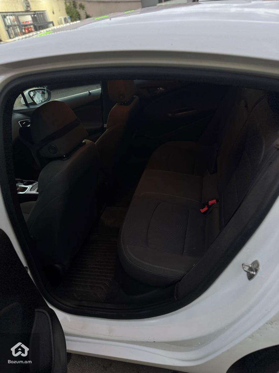 Chevrolet Cruze - image 4