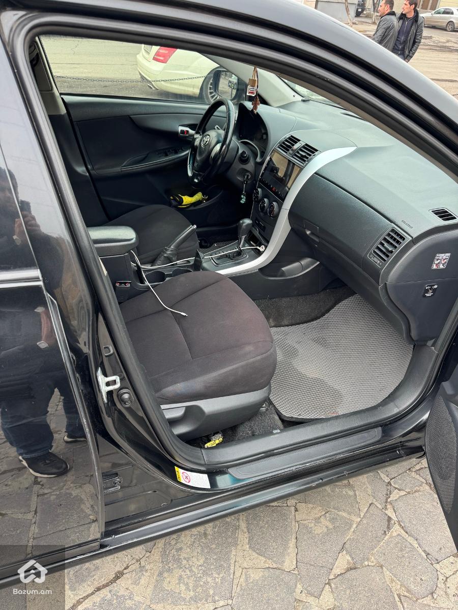 Toyota Corolla - image 4