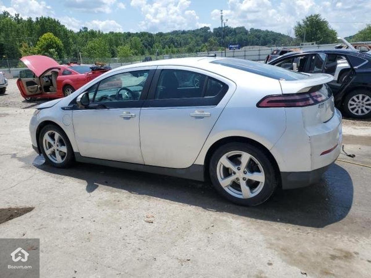 Վաճառվում է Chevrolet Volt (2013 թ.) ճանապարհից - image 4
