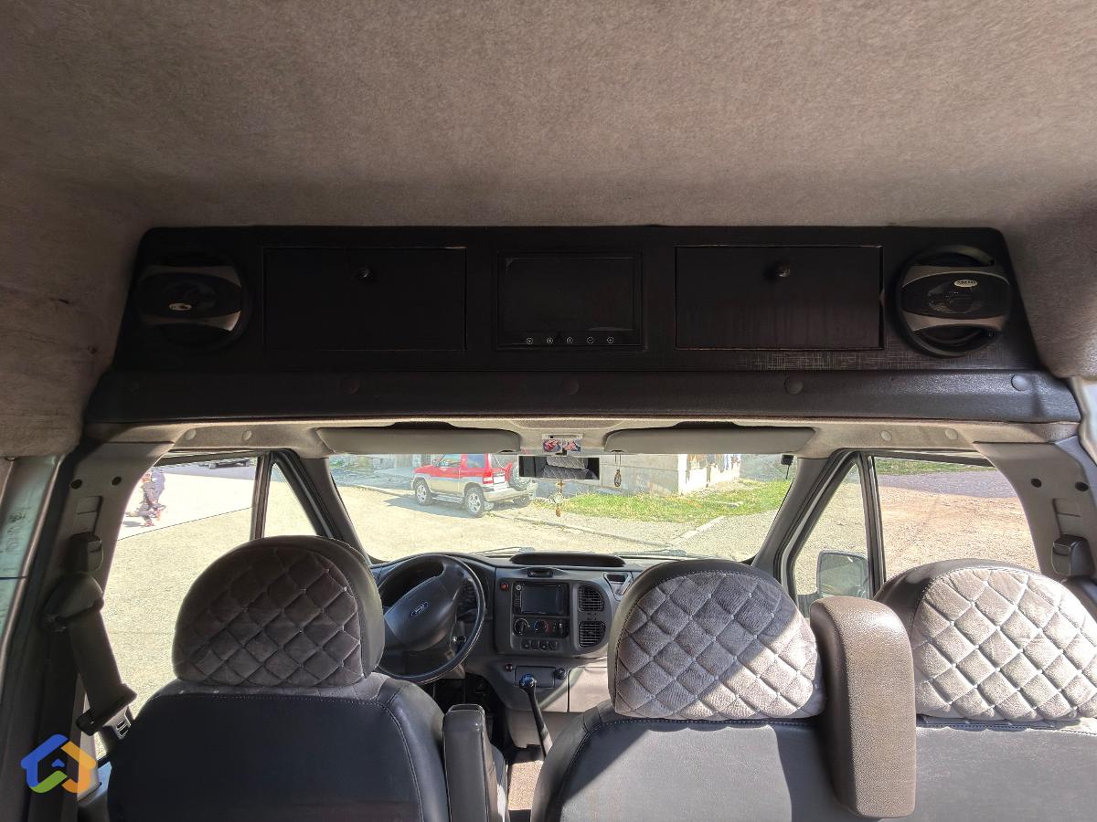 Ford transit 2.4 TD - image 6