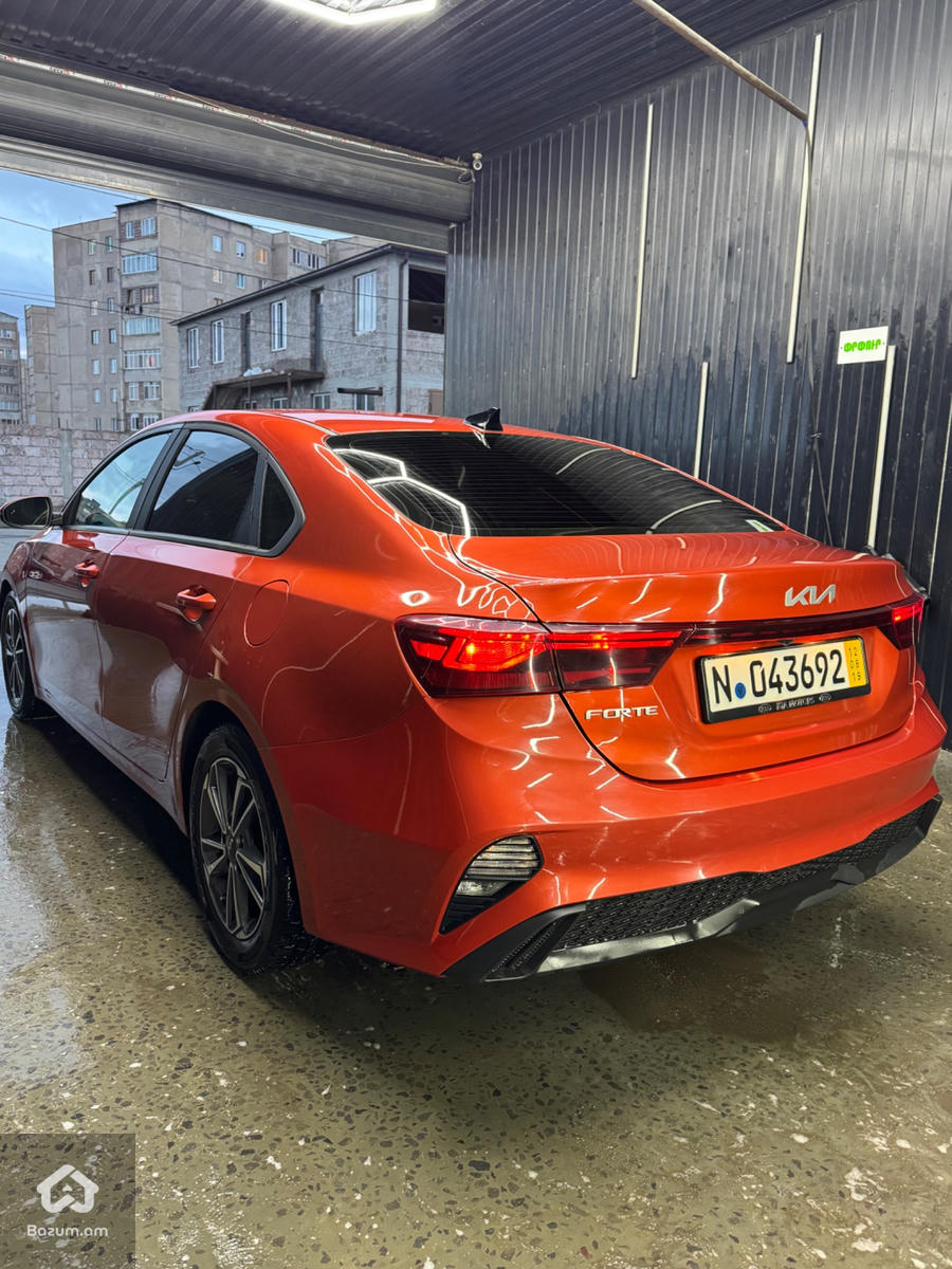 Kia Forte LXS 2022 TIV - image 3