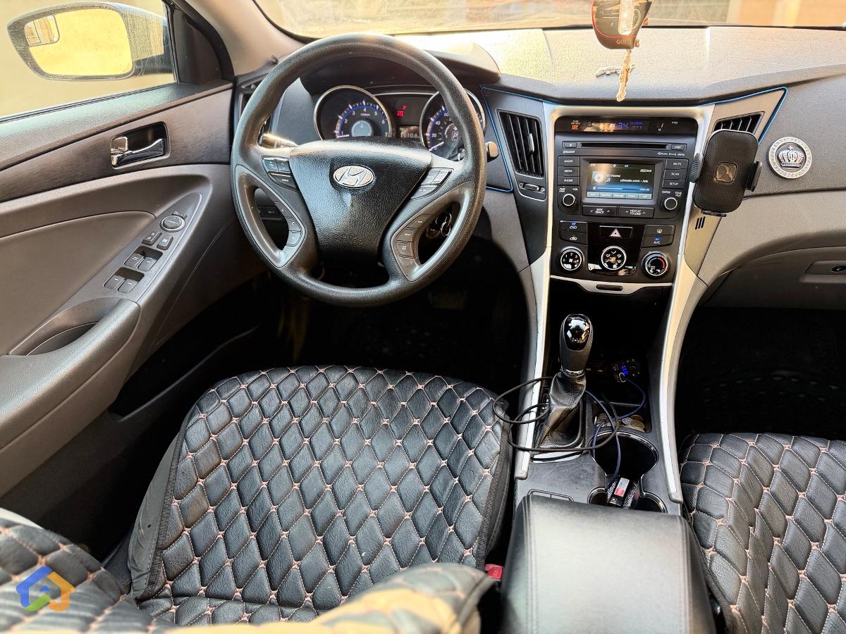 Hyundai Sonata Se - image 6