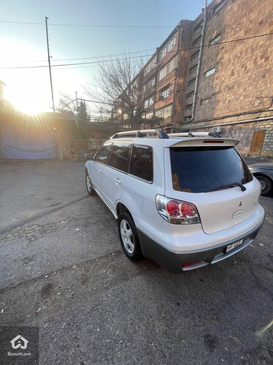 Mitsubishi  - image 9