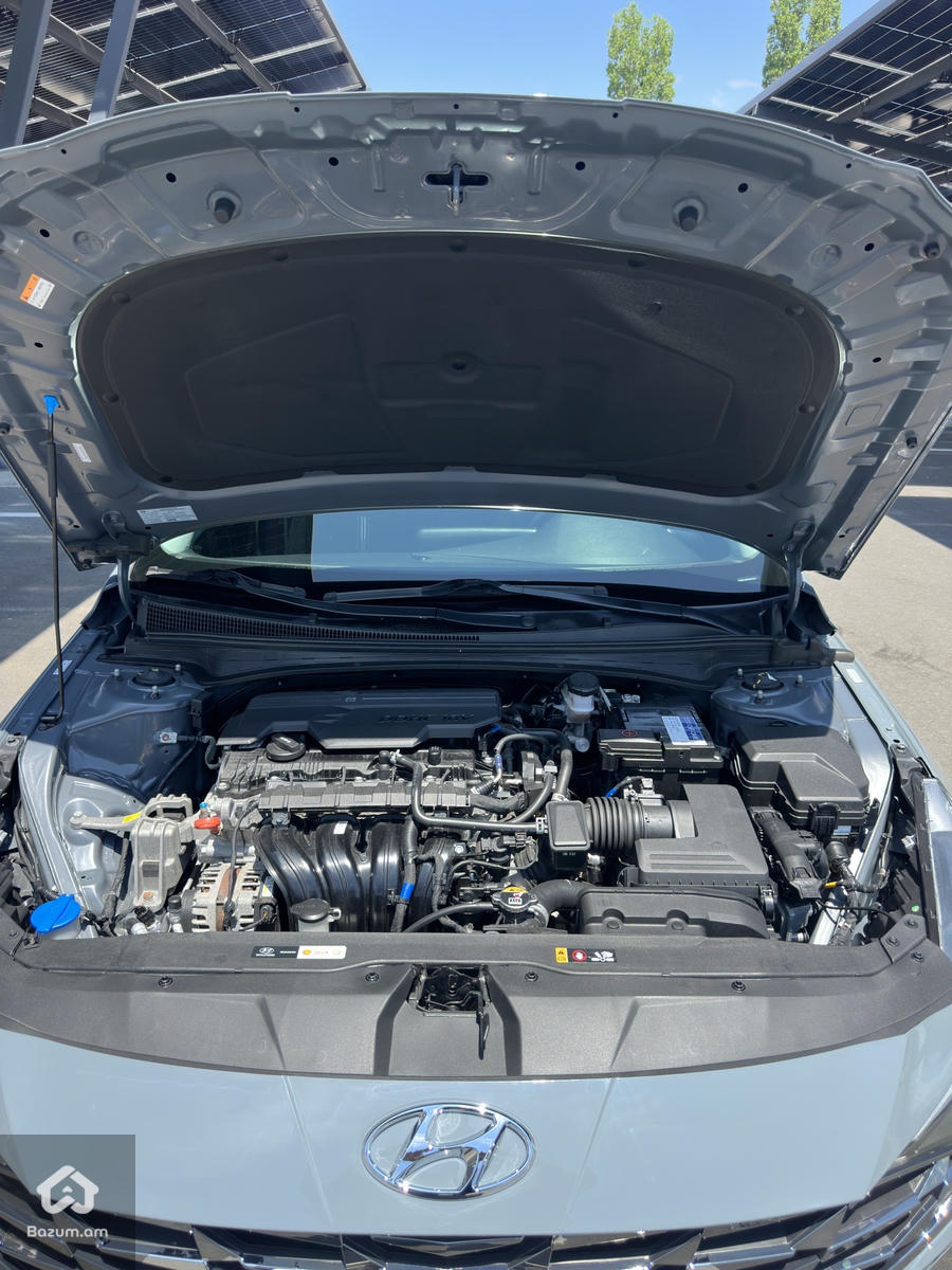 Elantra - image 28