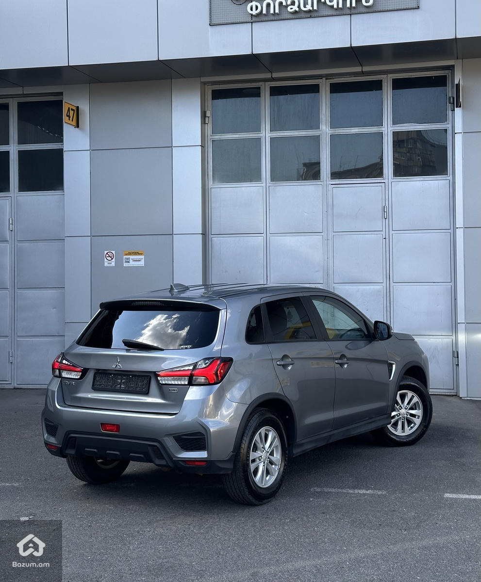 Mitsubishi Outlander 2.4 - image 4