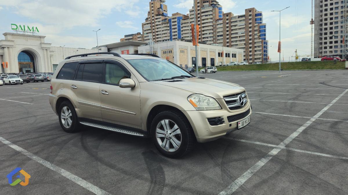 Mercedes benz GL450 - image 8