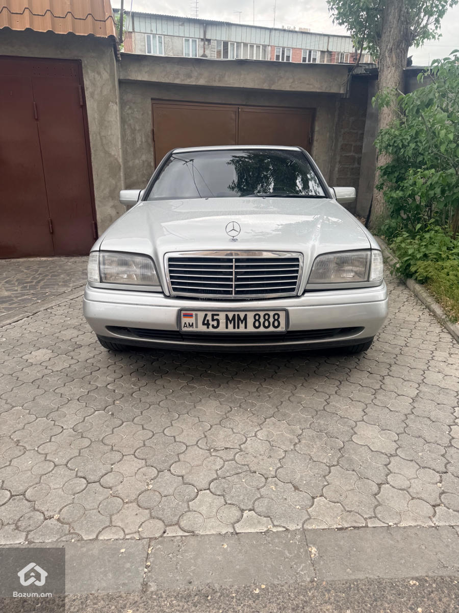 Mercedes Benz - image 4