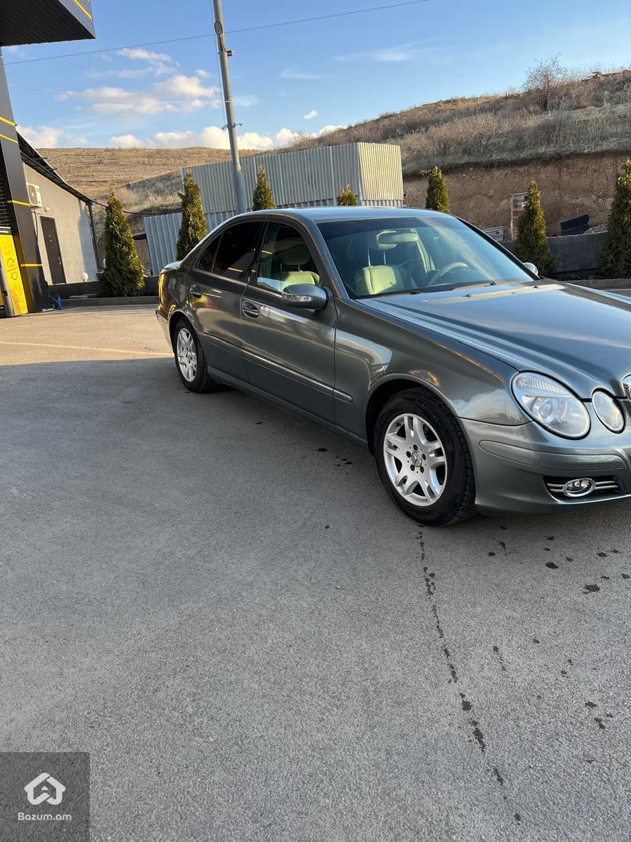 Mercedes Benz E320 4matic  - image 3