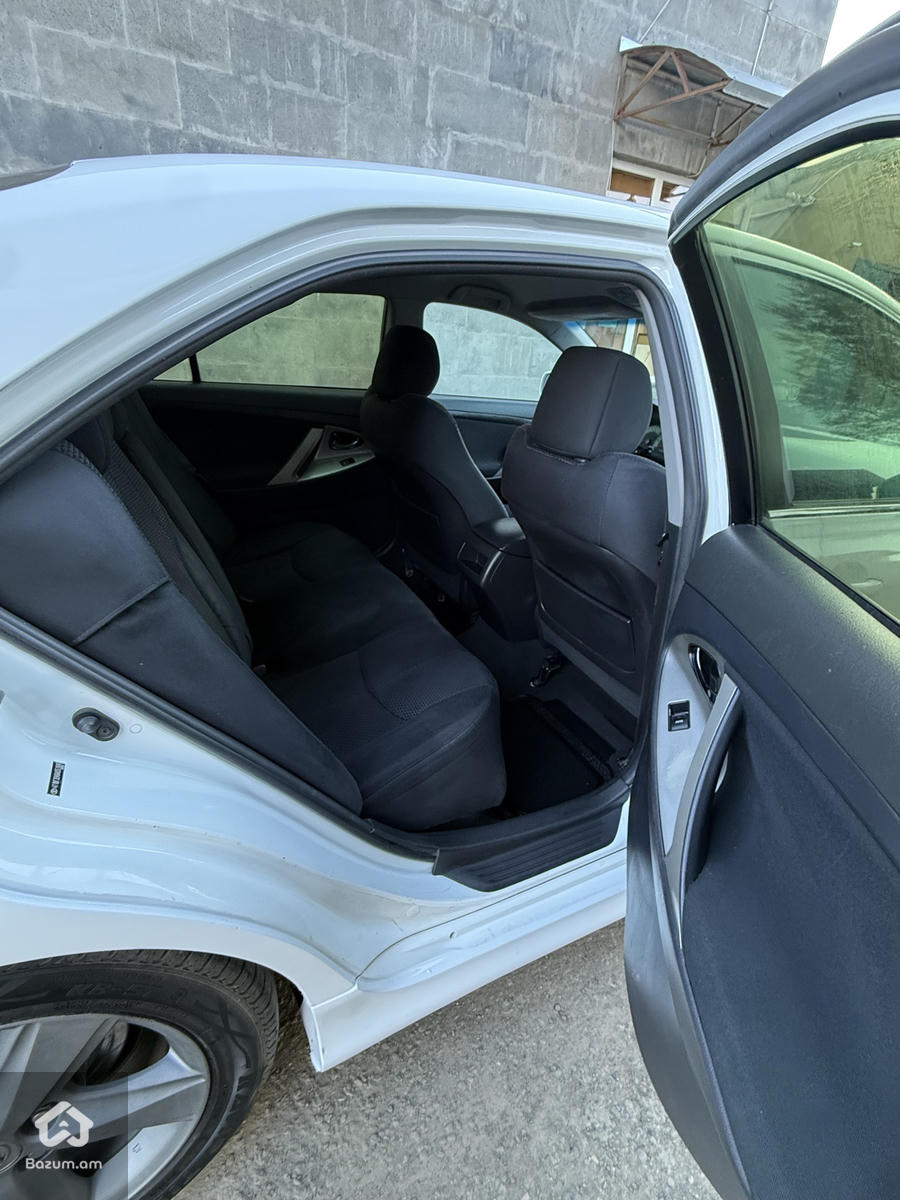 Toyota - image 9