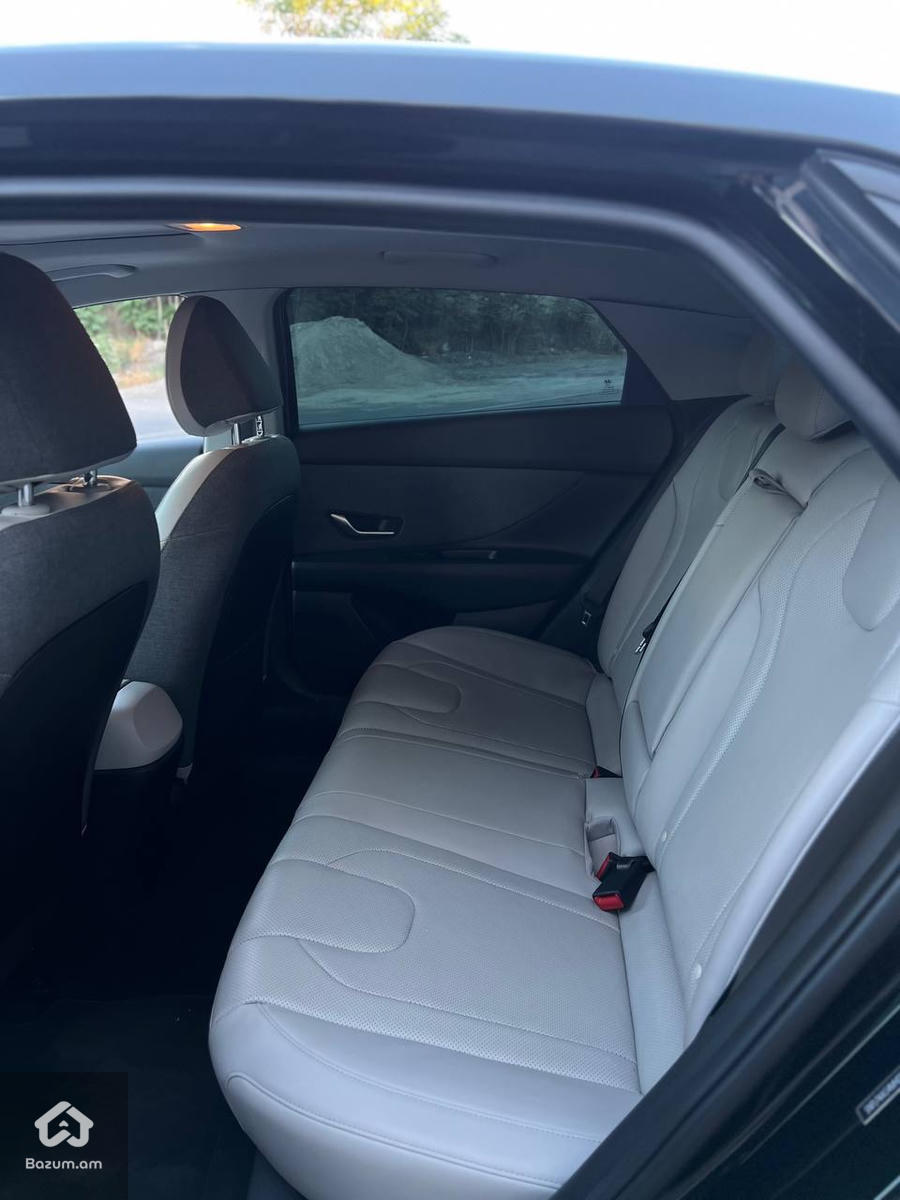 Hyundai Elantra - image 9
