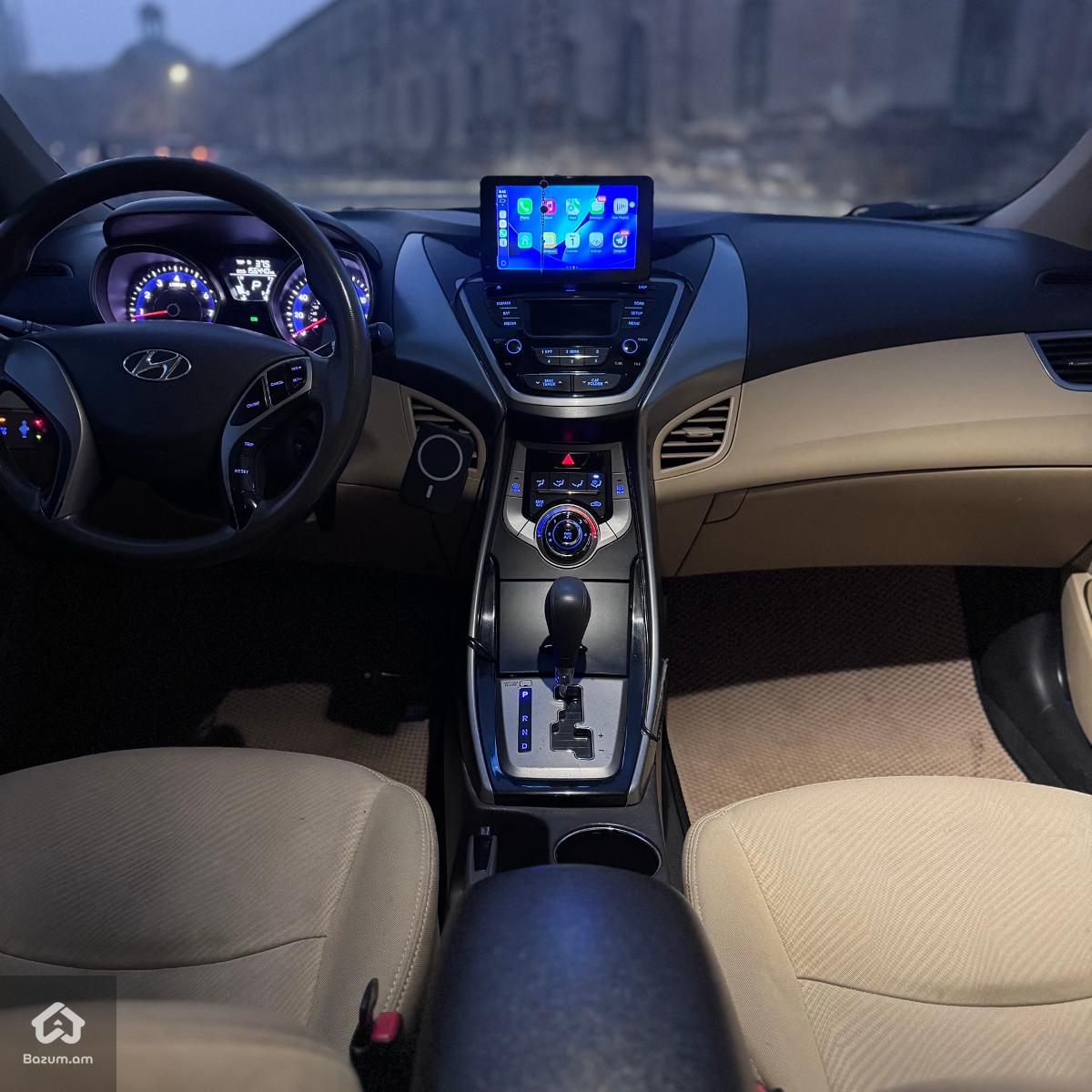 Hyundai Elantra 2013 - image 11