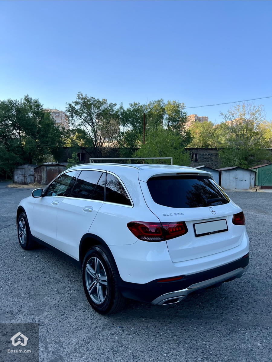 Mercedes Benz GLC 300 - image 6